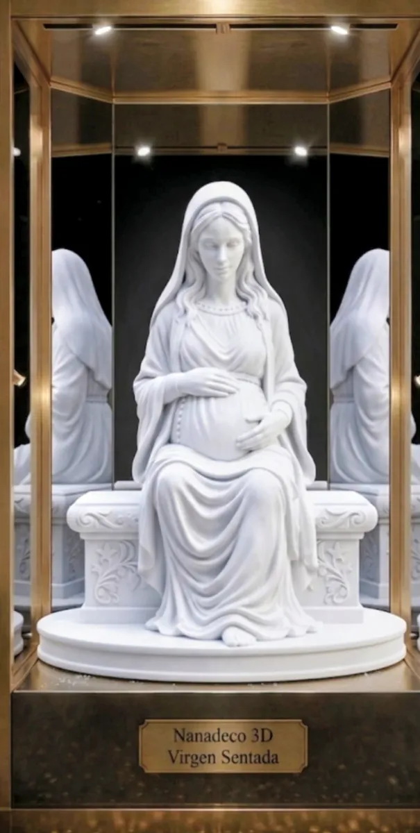 Figura de Virgen embarazada sentada para belén de Nanadeco3D, impresa en 3D y sin pintar